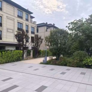 郴州 芝麻白与芝麻白搭配铺装，尺寸1200*600