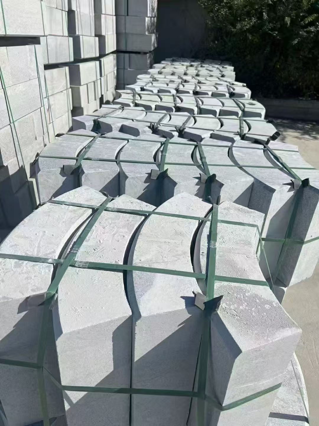 郴州 芝麻灰弧形路沿石