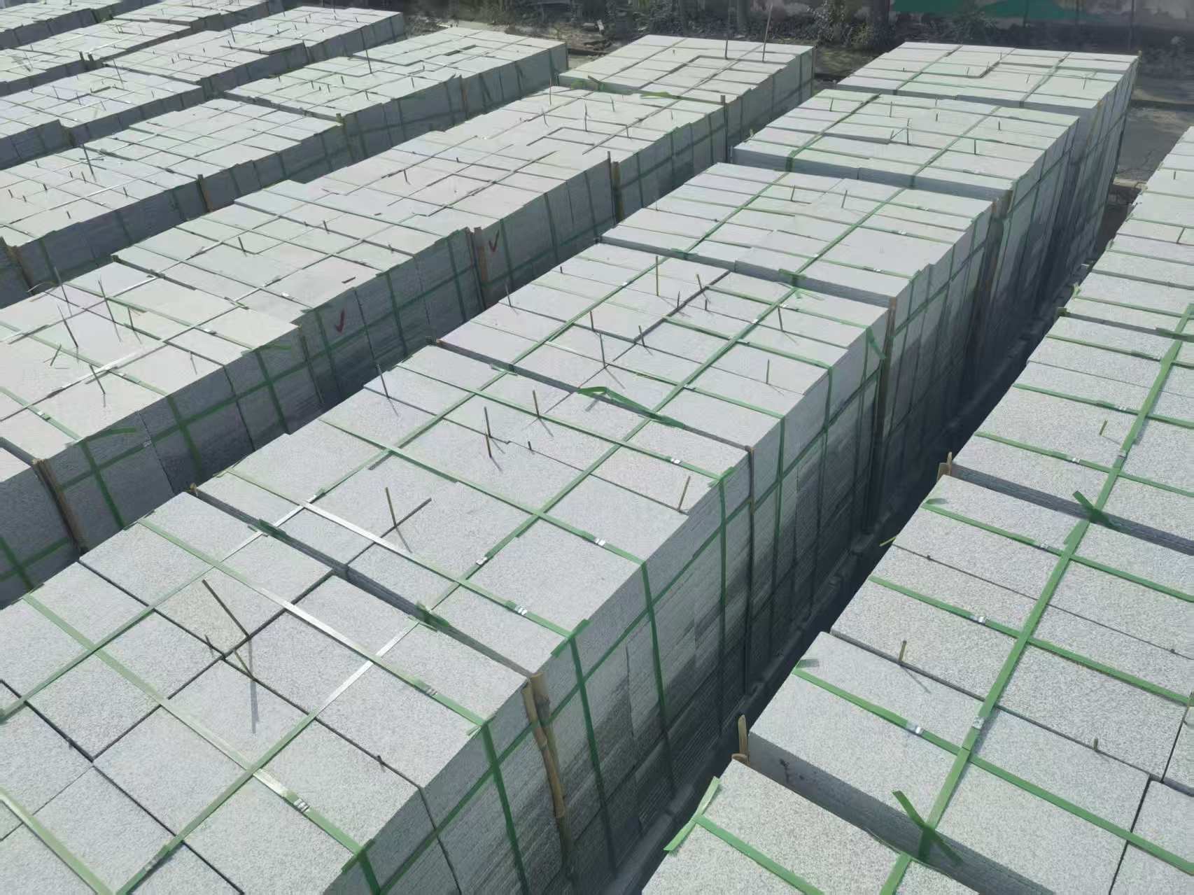 郴州 芝麻白1.8公分火烧300*600地铺，清仓大甩卖