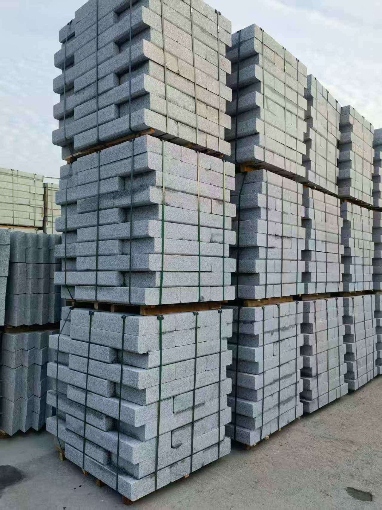 郴州 路沿石（路侧石），颜色一致，尺寸标准