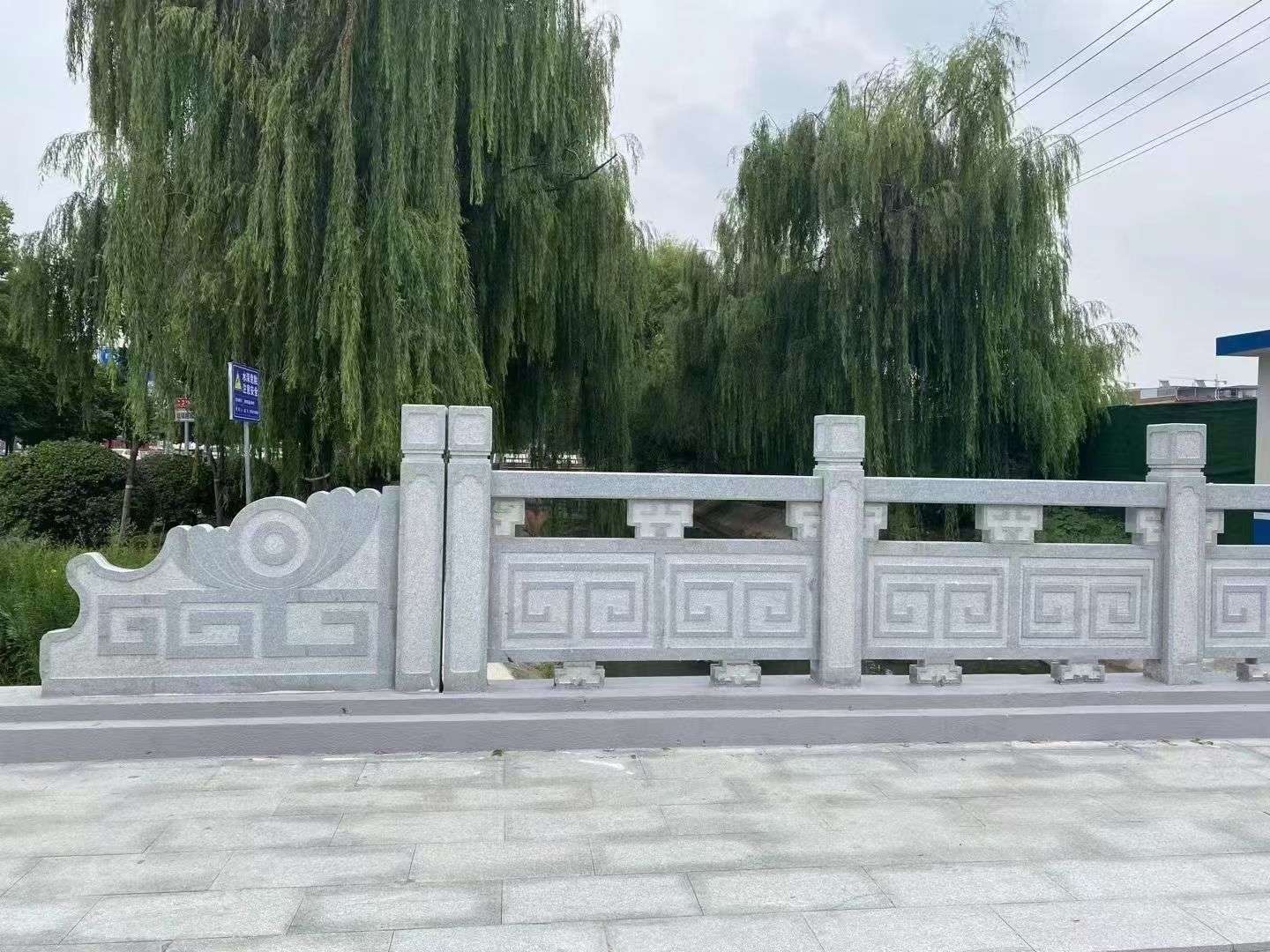 郴州 芝麻灰桥栏杆、河道栏杆安装效果