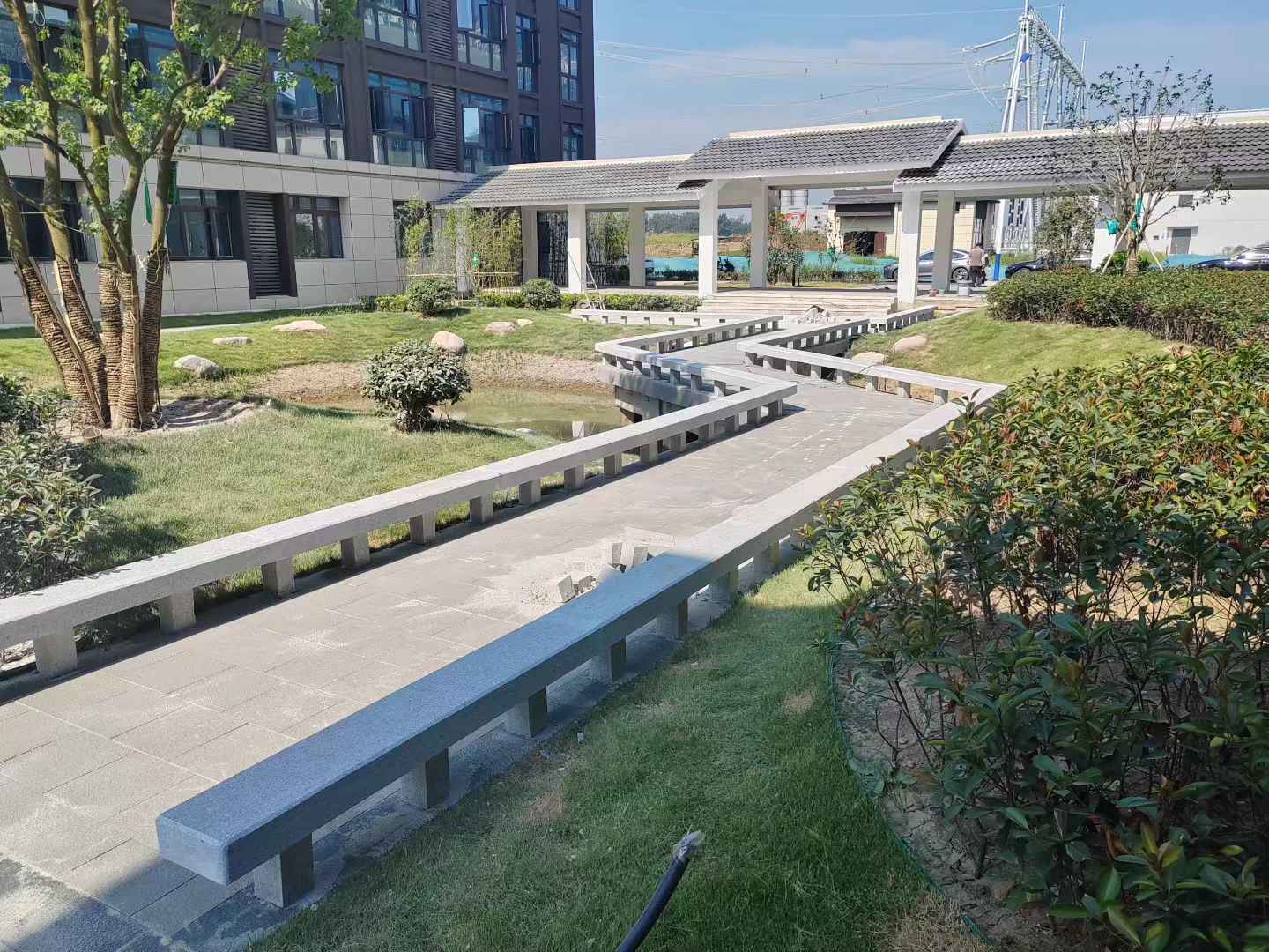 郴州 芝麻灰小区坐凳&栏杆安装效果